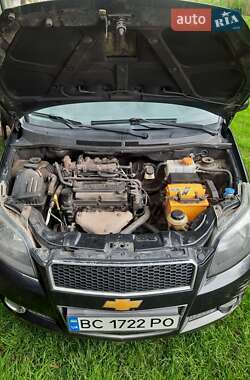 Хэтчбек Chevrolet Aveo 2011 в 