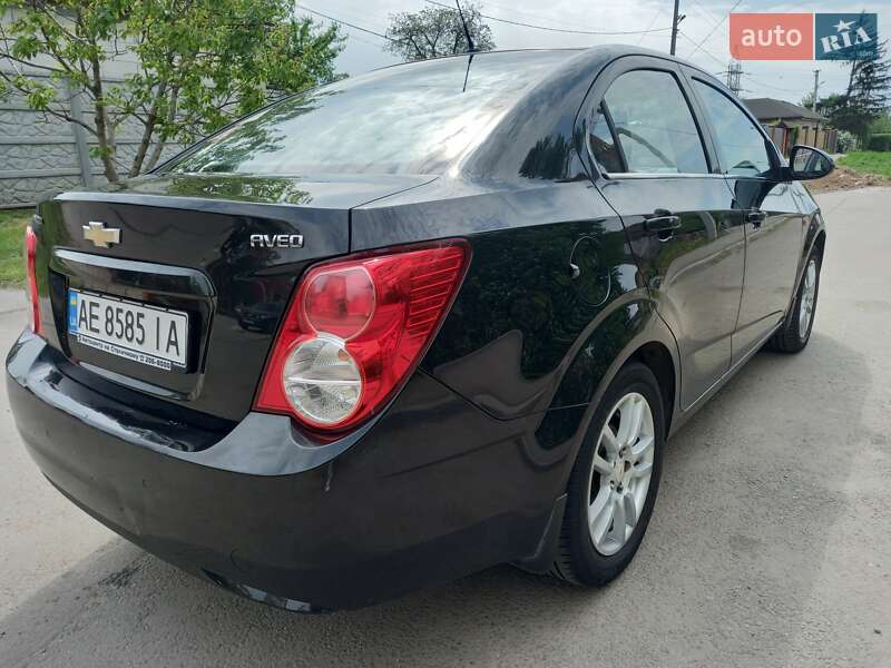 Седан Chevrolet Aveo 2012 в Кривом Роге