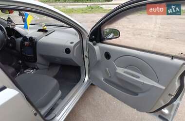 Седан Chevrolet Aveo 2004 в 