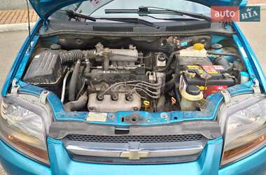 Хетчбек Chevrolet Aveo 2008 в 