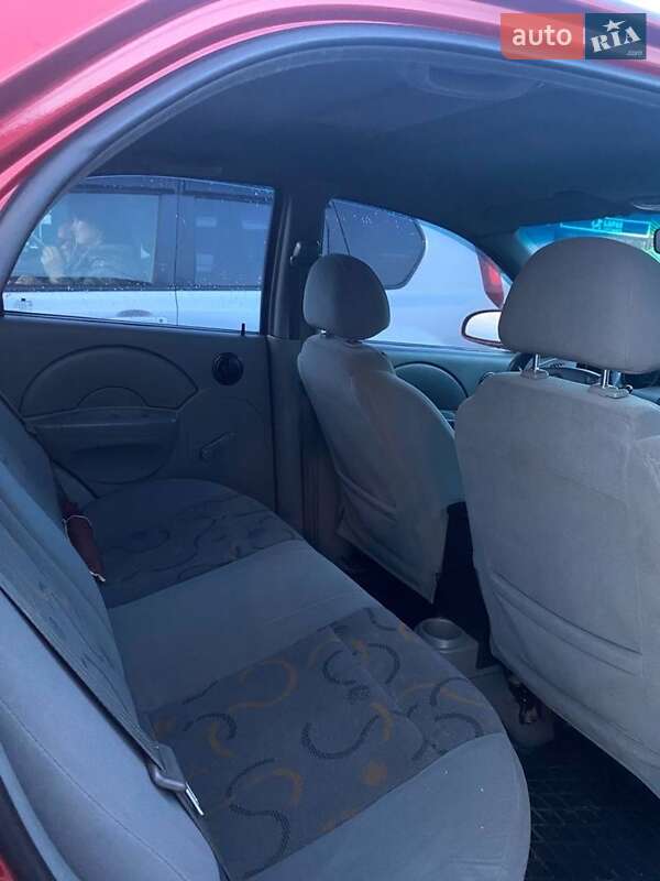 Седан Chevrolet Aveo 2005 в Дніпрі