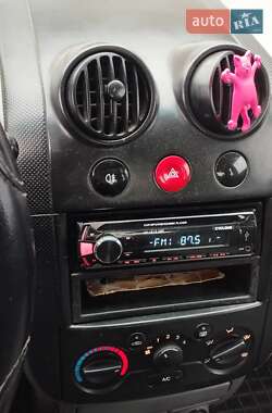 Седан Chevrolet Aveo 2004 в 