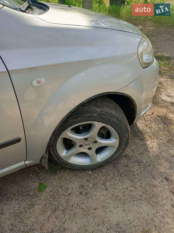 Седан Chevrolet Aveo 2007 в Балаклее