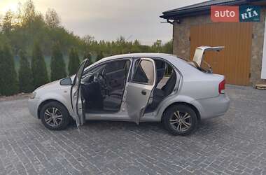 Седан Chevrolet Aveo 2005 в 
