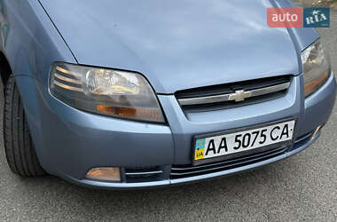 Хэтчбек Chevrolet Aveo 2006 в 