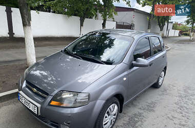 Хетчбек Chevrolet Aveo 2006 в 