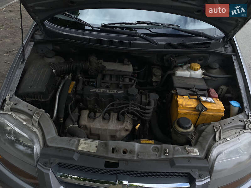 Хэтчбек Chevrolet Aveo 2006 в Днепре