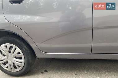 Хетчбек Chevrolet Aveo 2006 в 