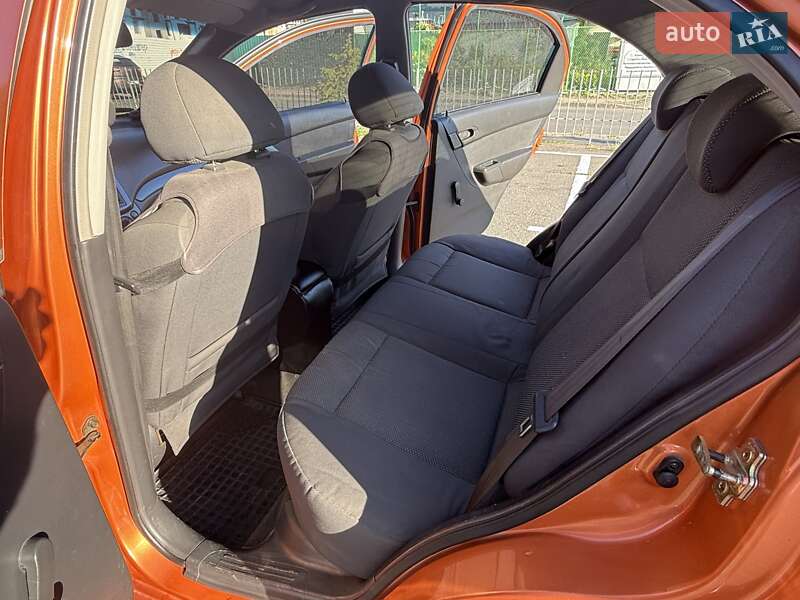 Седан Chevrolet Aveo 2006 в Одессе