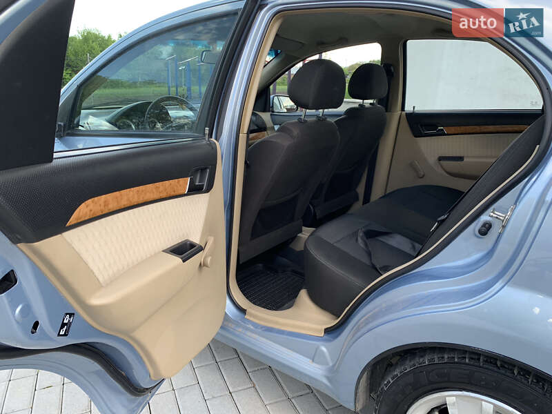 Седан Chevrolet Aveo 2007 в Тернополі