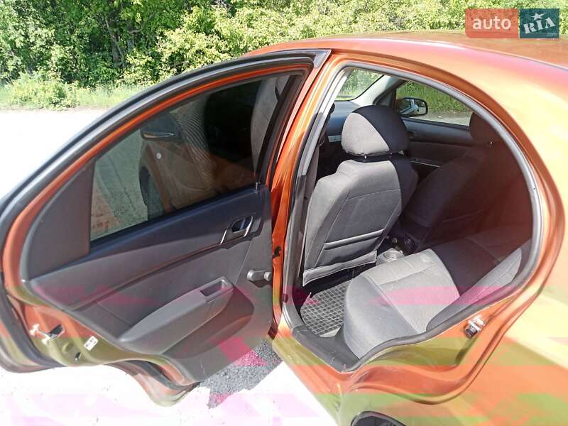 Седан Chevrolet Aveo 2006 в Полтаві