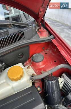 Хэтчбек Chevrolet Aveo 2006 в 