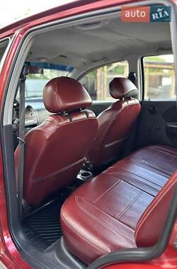 Хэтчбек Chevrolet Aveo 2006 в 