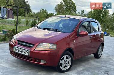 Хэтчбек Chevrolet Aveo 2006 в 