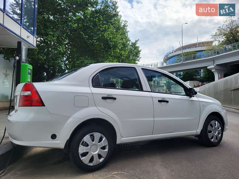 Седан Chevrolet Aveo 2007 в Одессе