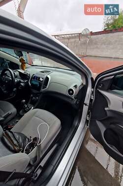 Хэтчбек Chevrolet Aveo 2012 в 