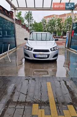 Хэтчбек Chevrolet Aveo 2012 в 