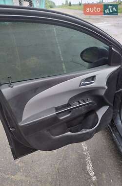 Седан Chevrolet Aveo 2013 в 