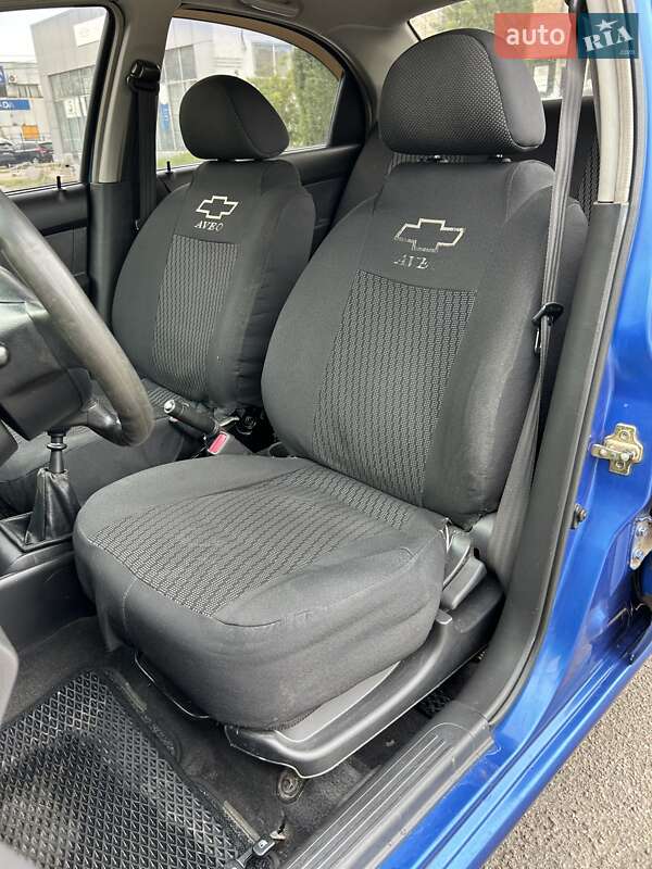 Седан Chevrolet Aveo 2006 в Сумах
