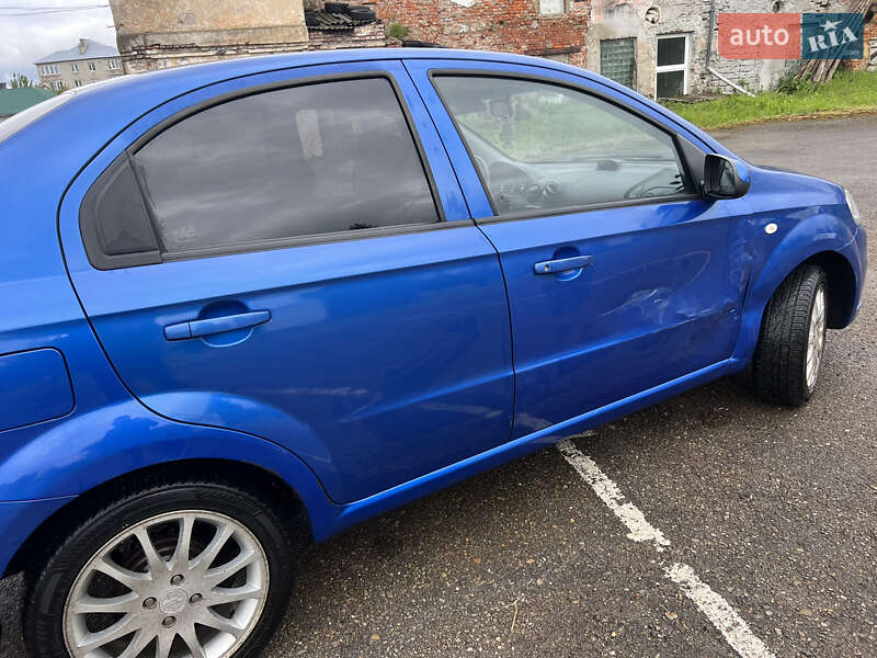 Седан Chevrolet Aveo 2006 в Львове