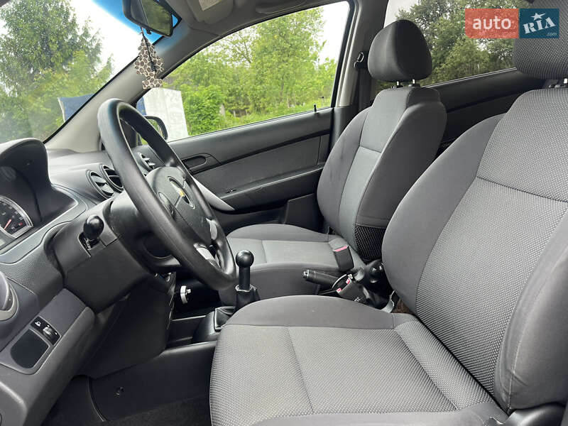 Седан Chevrolet Aveo 2006 в Львове