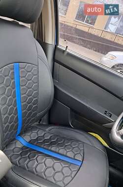 Хетчбек Chevrolet Aveo 2008 в 