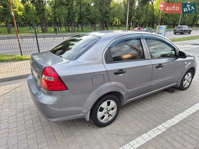 Седан Chevrolet Aveo 2007 в Днепре
