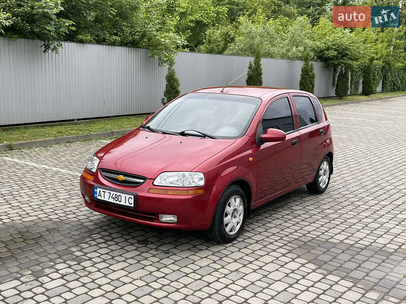 Хетчбек Chevrolet Aveo 2005 в 