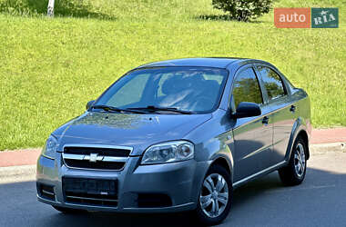 Седан Chevrolet Aveo 2011 в Киеве