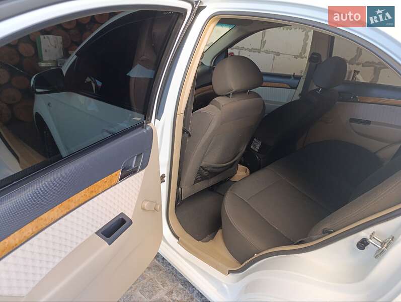 Седан Chevrolet Aveo 2008 в Житомире