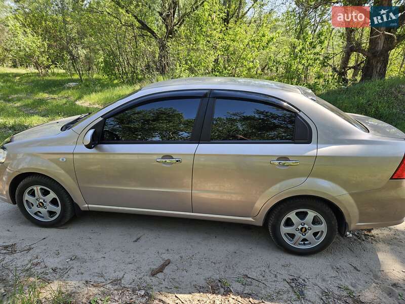 Седан Chevrolet Aveo 2008 в Днепре