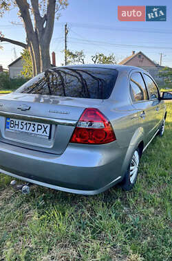 Седан Chevrolet Aveo 2011 в 