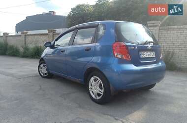 Хэтчбек Chevrolet Aveo 2005 в 