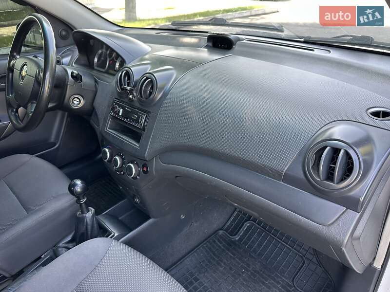Седан Chevrolet Aveo 2007 в Киеве