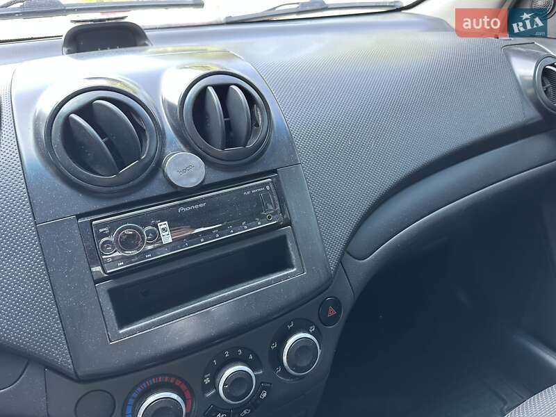 Седан Chevrolet Aveo 2007 в Киеве
