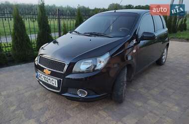 Хэтчбек Chevrolet Aveo 2011 в 