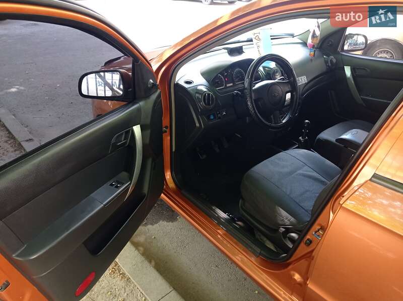 Седан Chevrolet Aveo 2006 в Полтаве