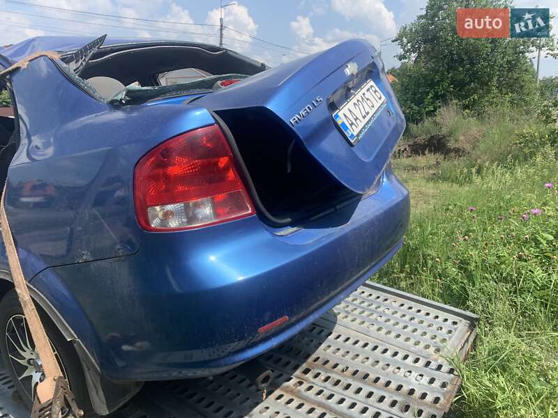 Седан Chevrolet Aveo 2004 в Києві