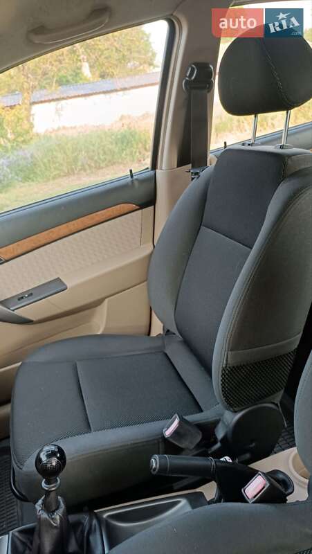 Седан Chevrolet Aveo 2007 в Днепре