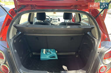 Хетчбек Chevrolet Aveo 2012 в 