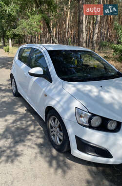 Хетчбек Chevrolet Aveo 2012 в 