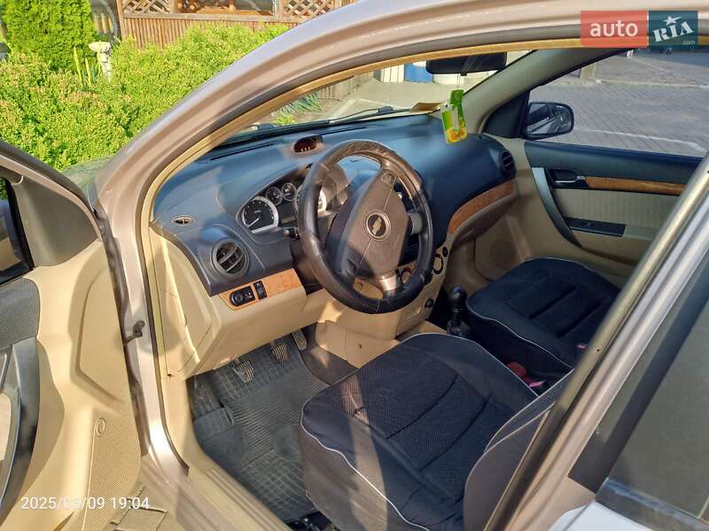 Седан Chevrolet Aveo 2008 в Олевську