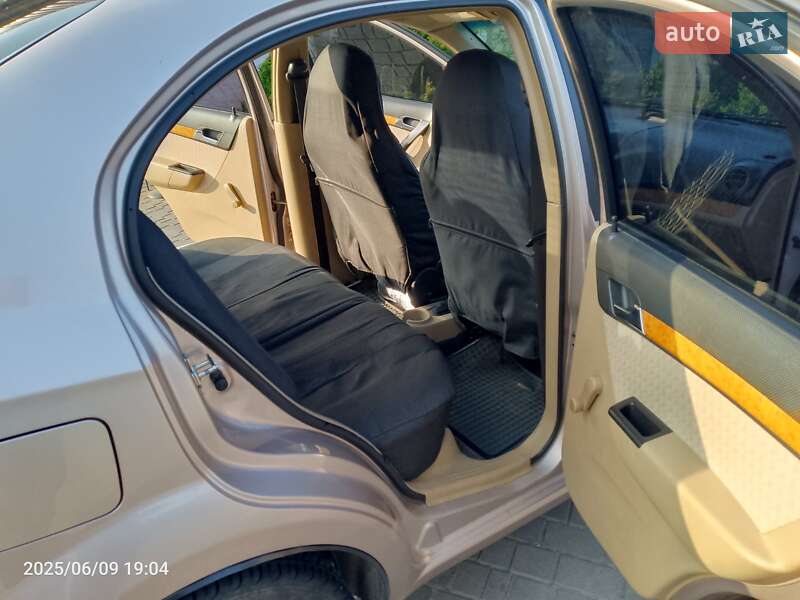 Седан Chevrolet Aveo 2008 в Олевську