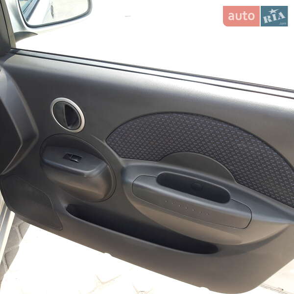 Хетчбек Chevrolet Aveo 2008 в Новомосковську