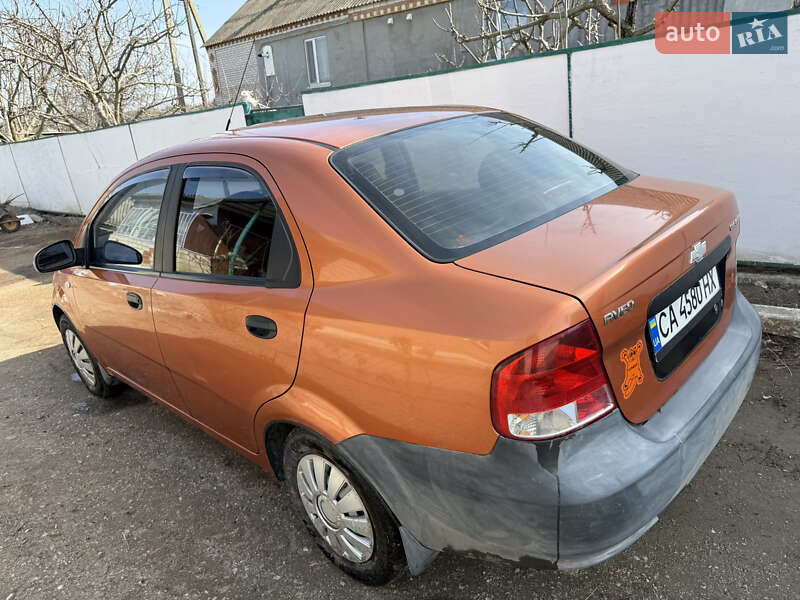Седан Chevrolet Aveo 2005 в Ладыжине