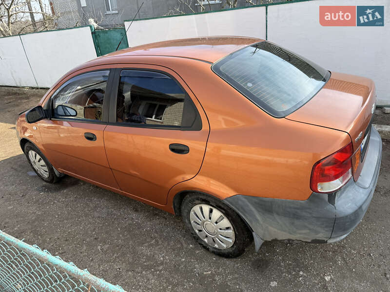 Седан Chevrolet Aveo 2005 в Ладыжине