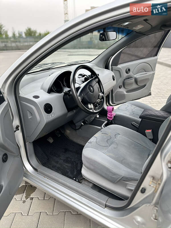 Седан Chevrolet Aveo 2005 в Харькове