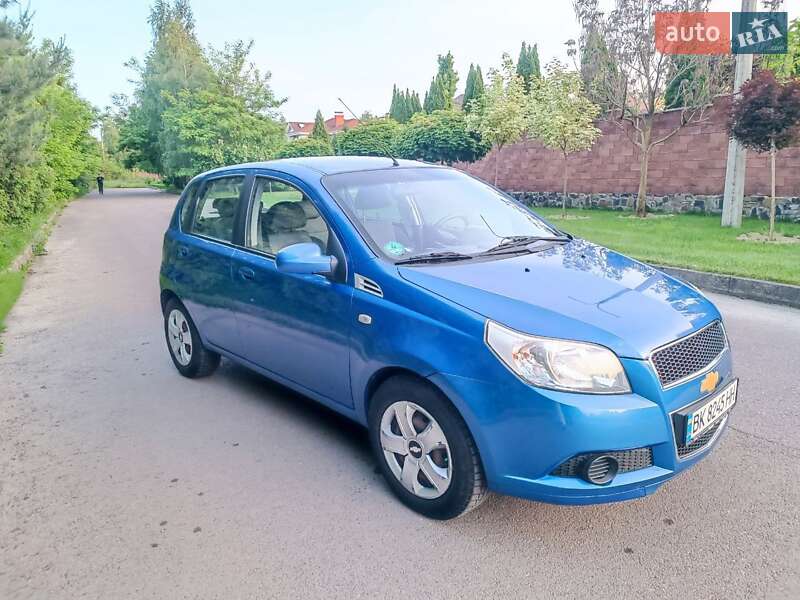 Хэтчбек Chevrolet Aveo 2008 в Ровно