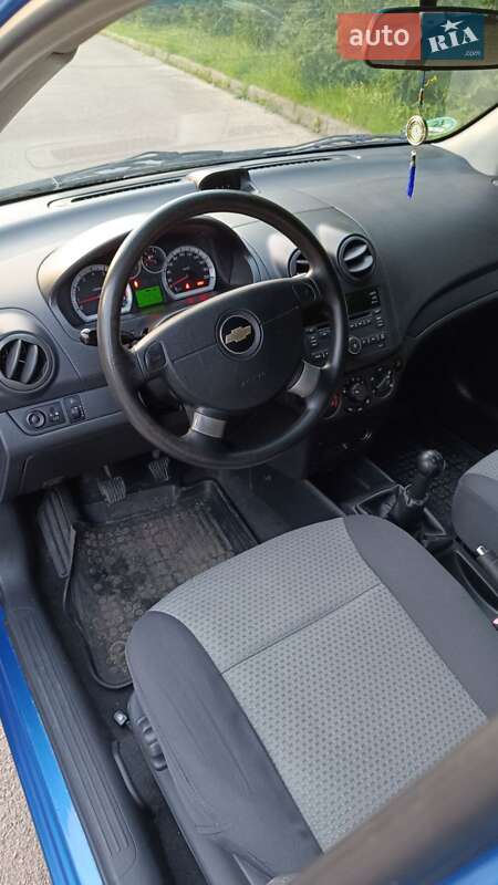 Хэтчбек Chevrolet Aveo 2008 в Ровно