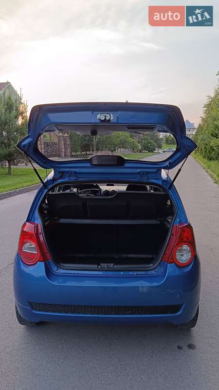 Хэтчбек Chevrolet Aveo 2008 в Ровно